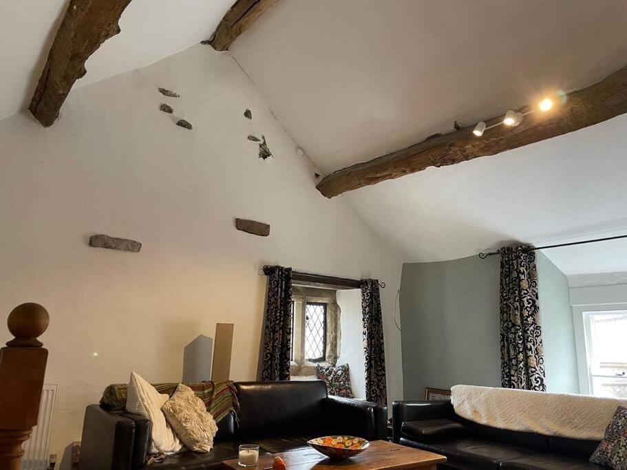 Beautiful Listed 3 Bedroom With Wood Burner Hébergement de vacances *