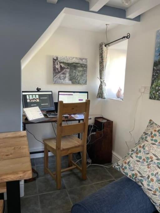 Beautiful Listed 3 Bedroom With Wood Burner Hébergement de vacances Youlgreave
