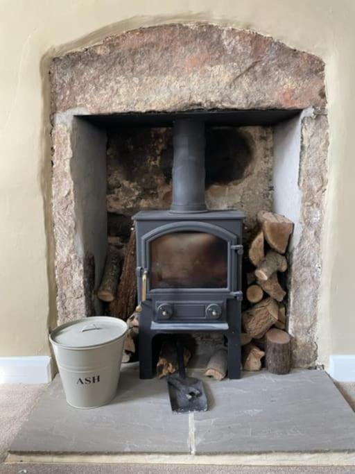 Beautiful Listed 3 Bedroom With Wood Burner Holiday home Youlgreave