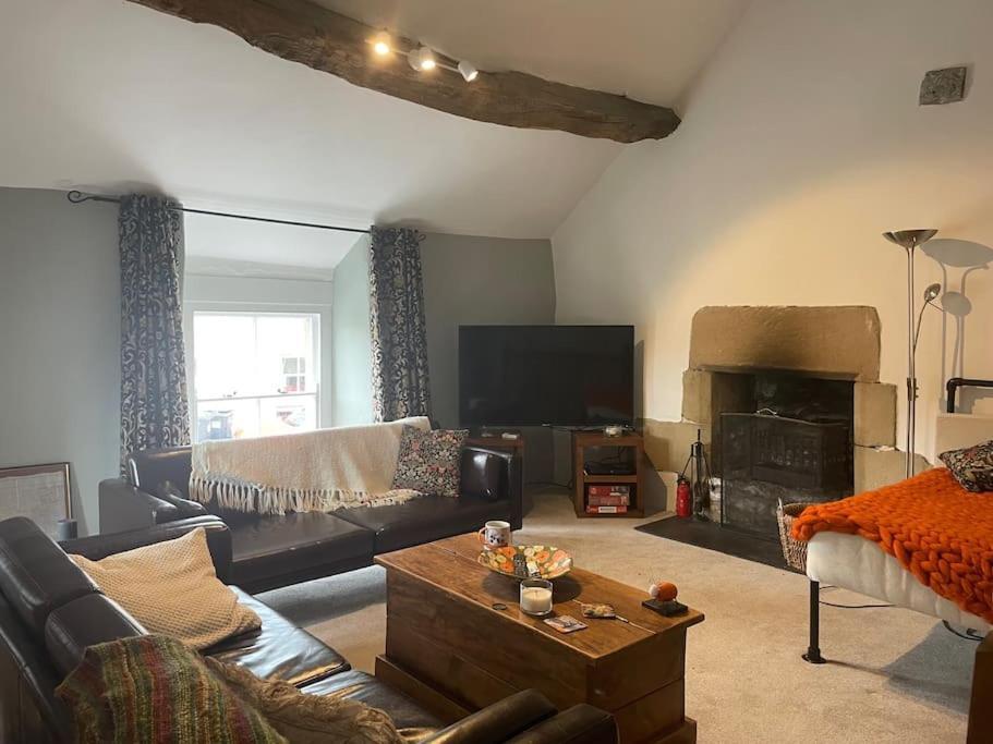 Beautiful Listed 3 Bedroom With Wood Burner Holiday home Youlgreave