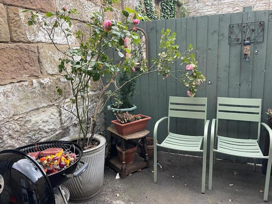 Beautiful Listed 3 Bedroom With Wood Burner *