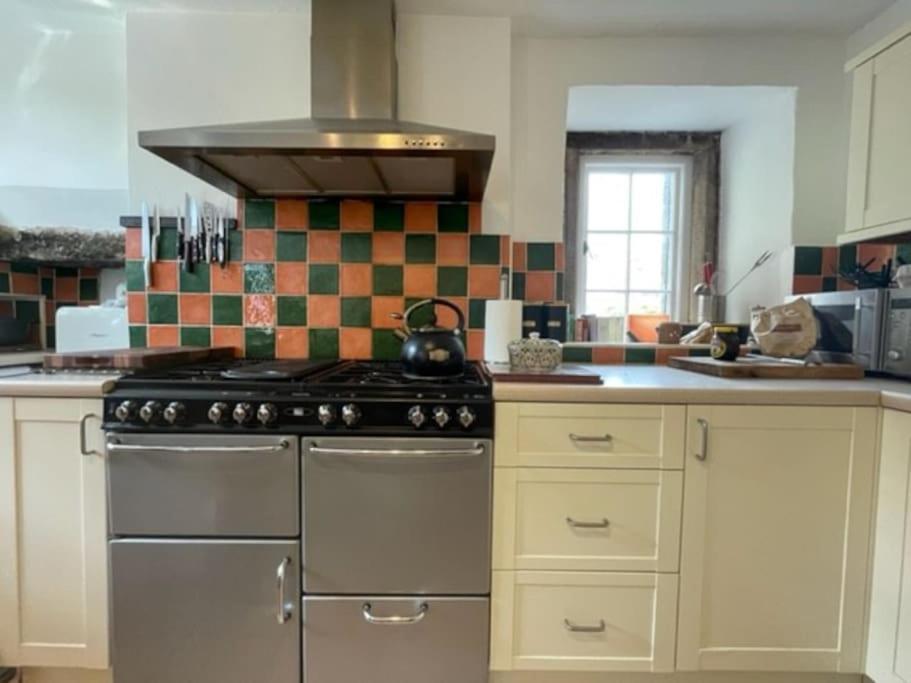 Beautiful Listed 3 Bedroom With Wood Burner Holiday home